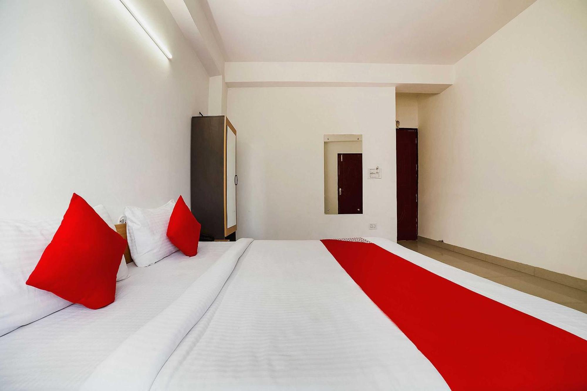 Live On Del5542 Hotel New Delhi Luaran gambar